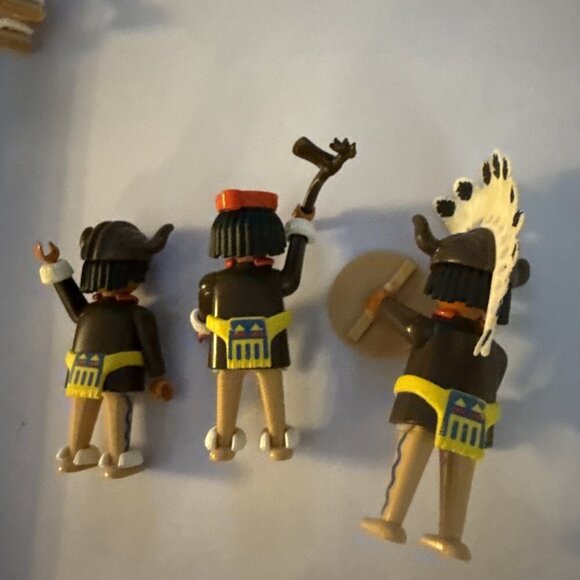 Playmobil 1974 Three Geobra Native American Indians - Picture 2 of 3